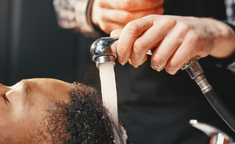 lavaggio capelli dopo trapianto